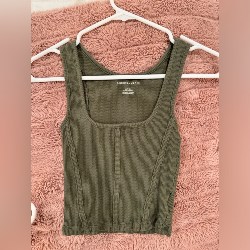 Green cropped tank